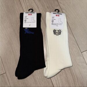 2 Pack Kaws Uniqlo Andy Warhol Black Off White Sock Sz 8 - 10 US cream black